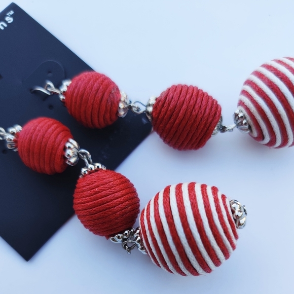 Red & White Astor Wrap Drop Earrings 2.5" - Picture 2 of 2